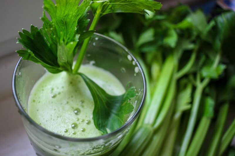 Extracteur de jus : Jus de céleri